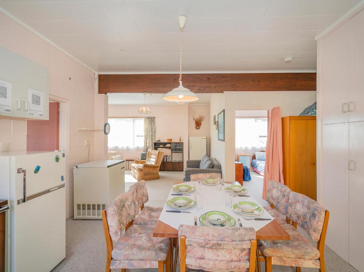 Cosy At Cooks - Cooks Beach Downstairs Unit ภายนอก รูปภาพ