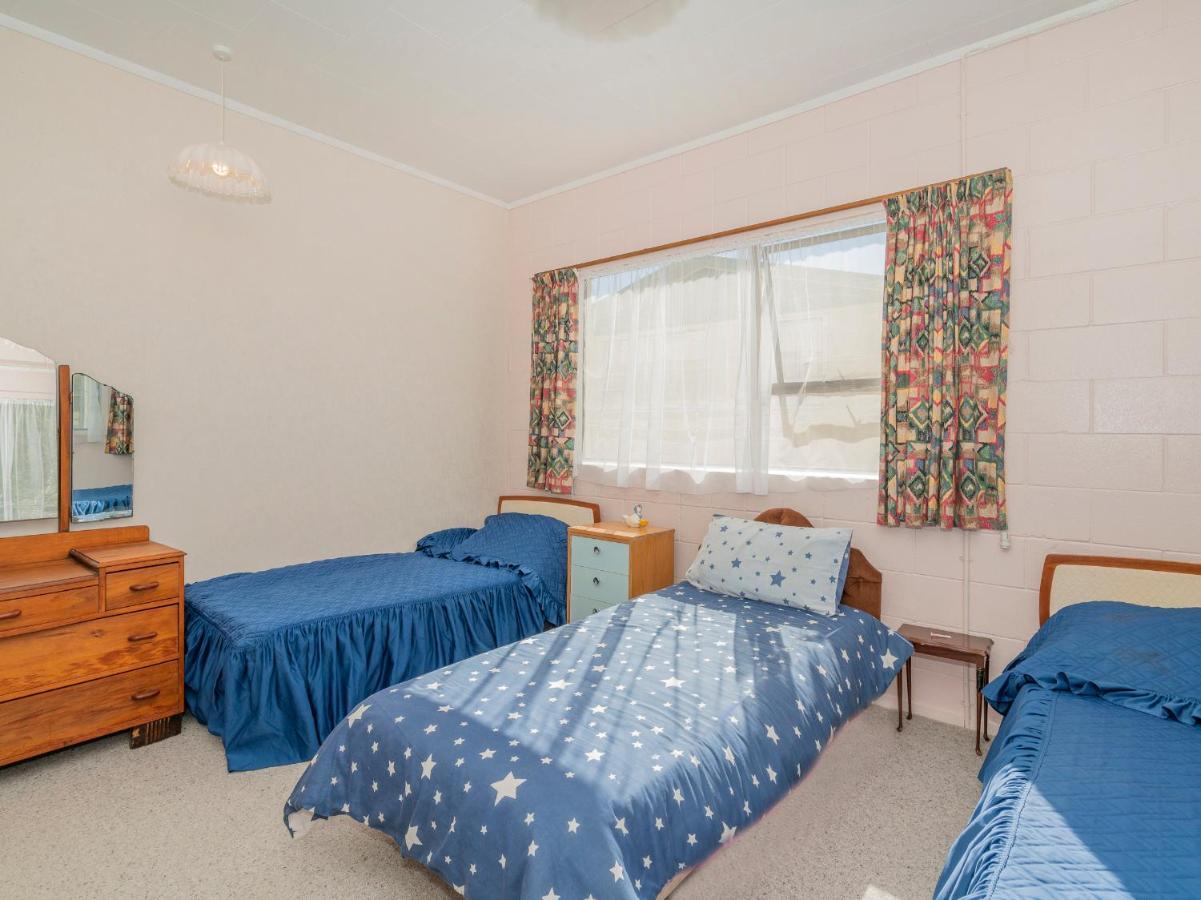 Cosy At Cooks - Cooks Beach Downstairs Unit ภายนอก รูปภาพ